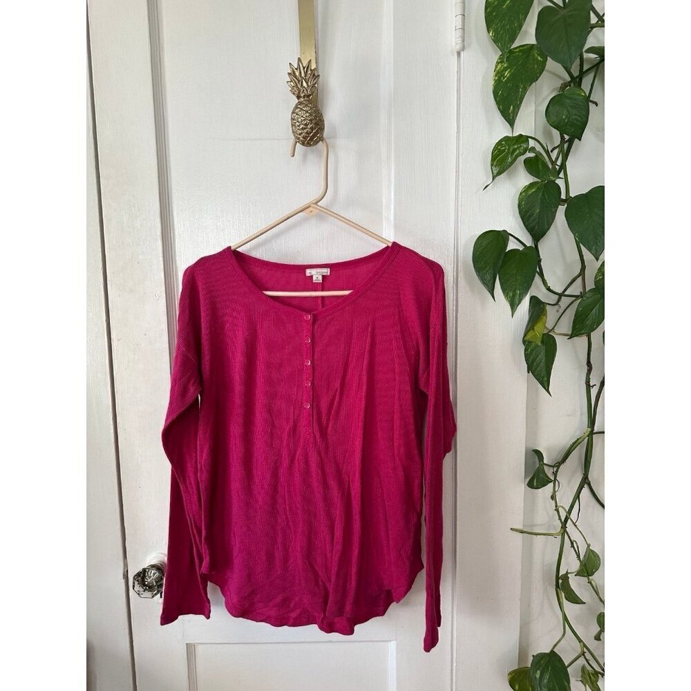 Gap Women’s size medium pink long sleeve shirt